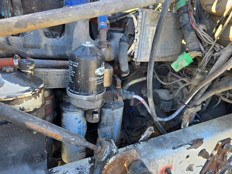 2001-mack-rd688s-image-31