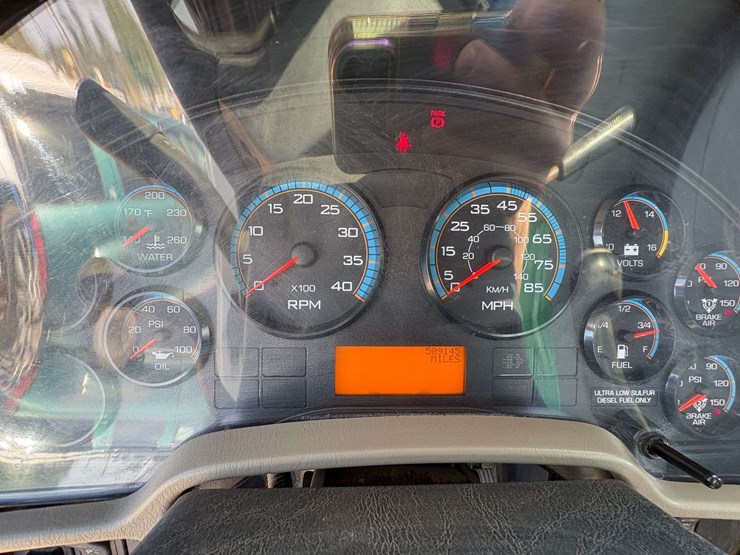 2010-international-8600-image-18