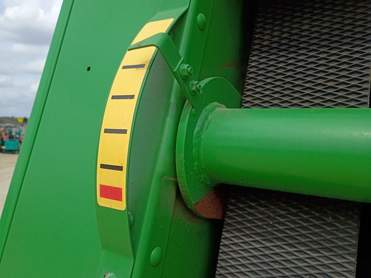 2000-john-deere-556-image-16