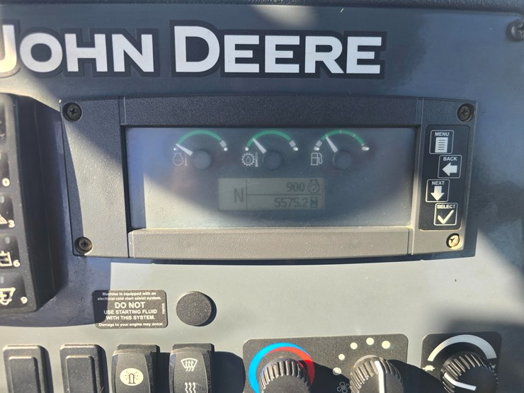 2015-deere-410l-image-87