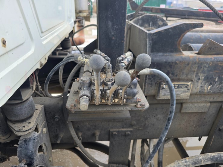 #22591-•-2007-mack-cv713-granite-roll-off-truck-image-65