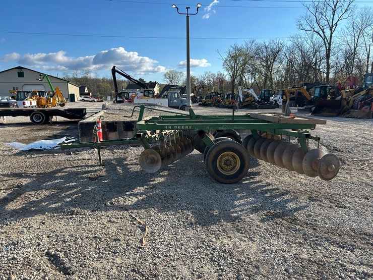 john-deere-14-image-1