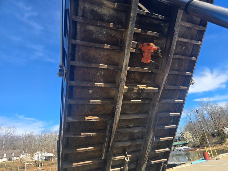 2001-sterling-l9500-image-39