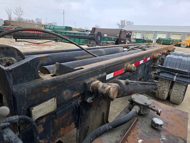 #22590-•-2007-mack-cv713-granite-roll-off-truck-image-63