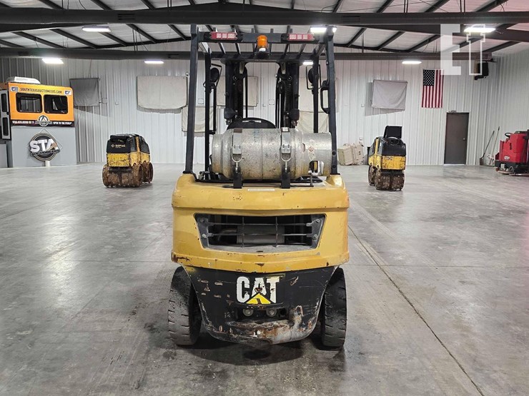 2019-caterpillar-gp25n-image-8