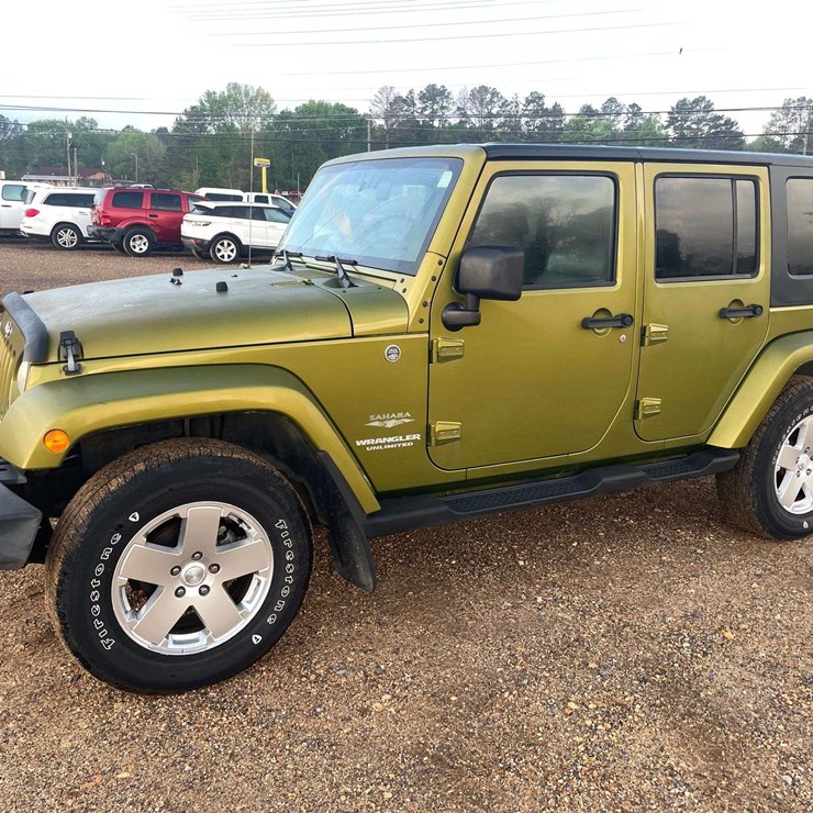 2010 JEEP WRANGLER UNLIMITED SAHARA