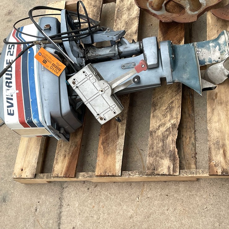 #7010 • 25 HP Evinrude (O3)
