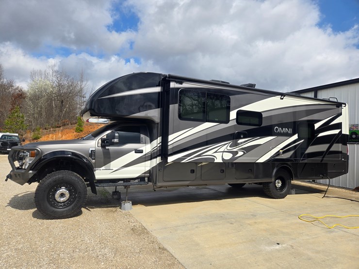 2020-ford-f550-image-4