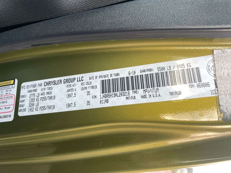 2010-jeep-wrangler-unlimited-sahara-image-27