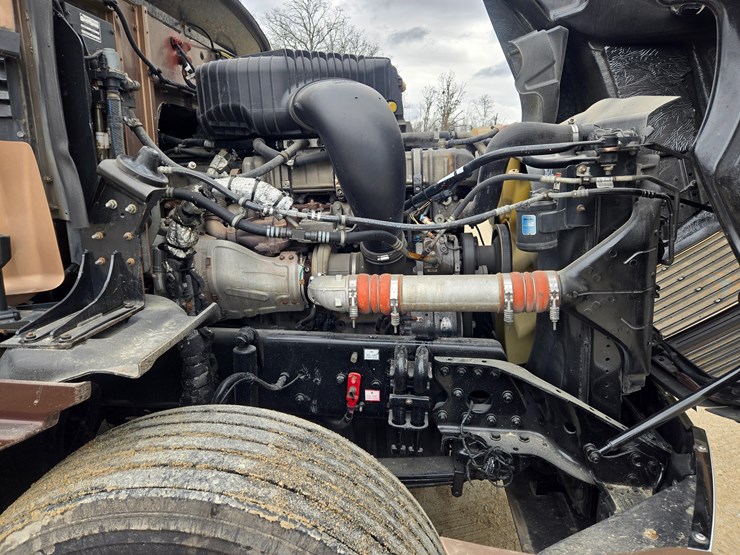 2017-western-star-5700xe-image-46