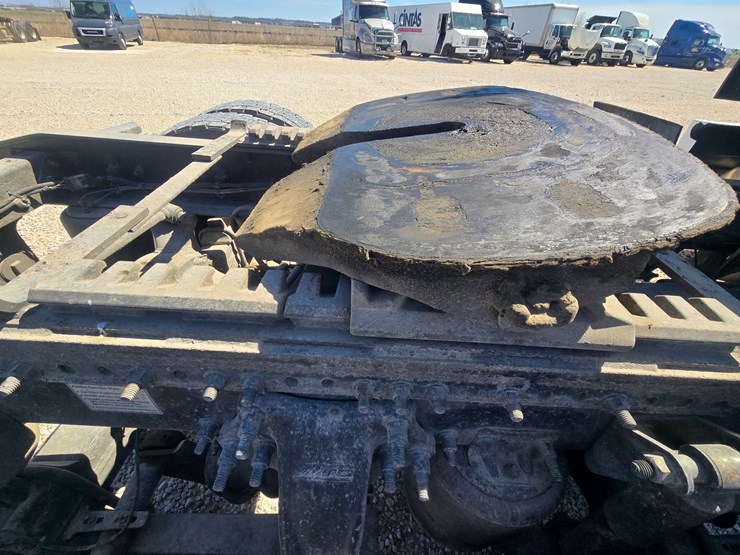 2014-freightliner-cascadia-125-image-102