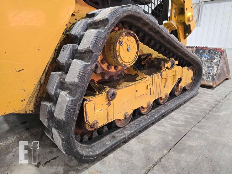 2020-caterpillar-249d-image-21
