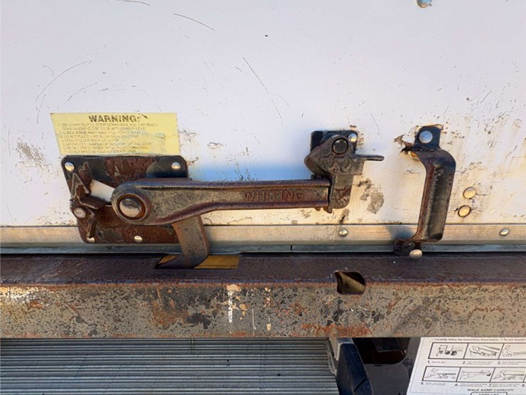 2011-ford-e350-image-28