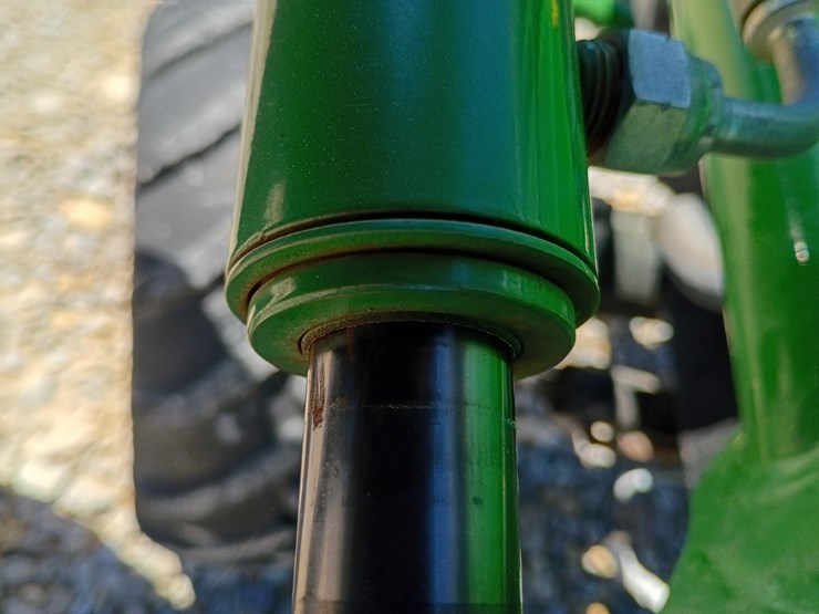 2013-john-deere-1025r-image-48