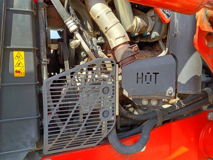 2019-kubota-m7060-image-18