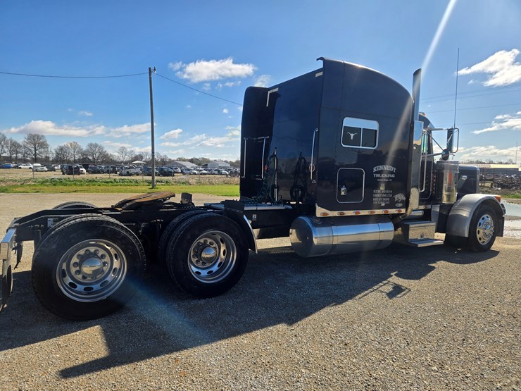 2005-peterbilt-379-image-20