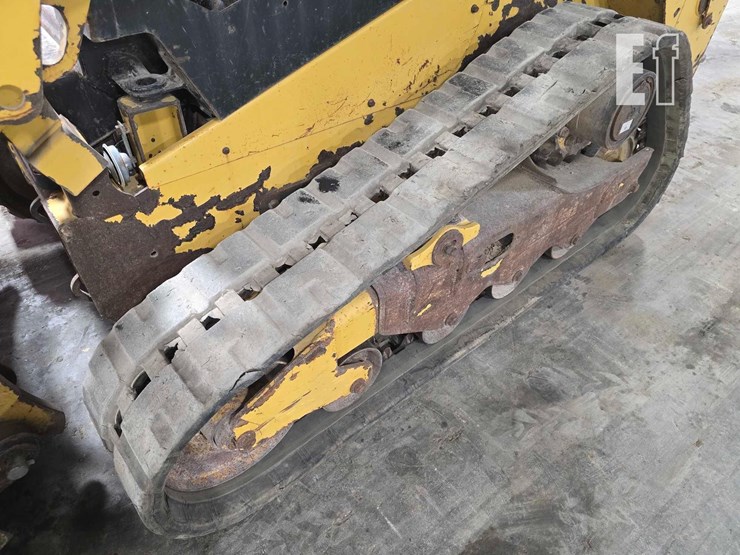 2015-caterpillar-259d-image-29