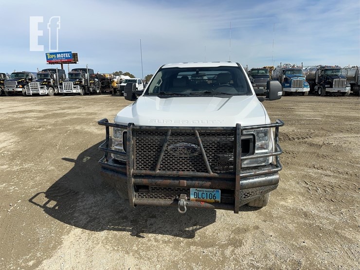 2020-ford-f350-xl-image-2