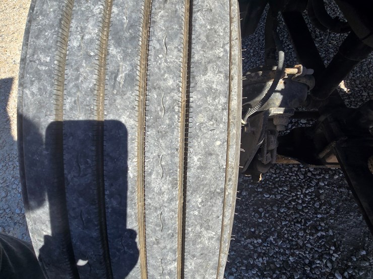 2006-freightliner-columbia-120-image-46