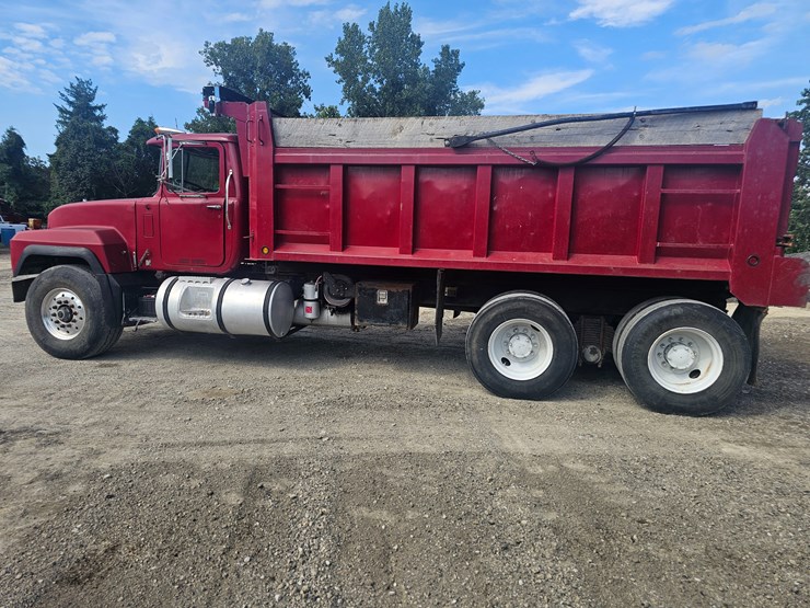 1998-mack-rd688s-image-13