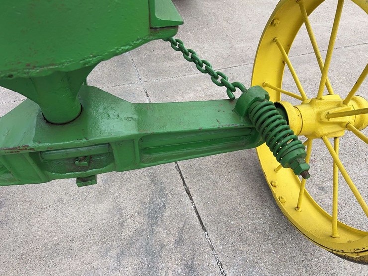 12-25-waterloo-boy-model-n-image-12