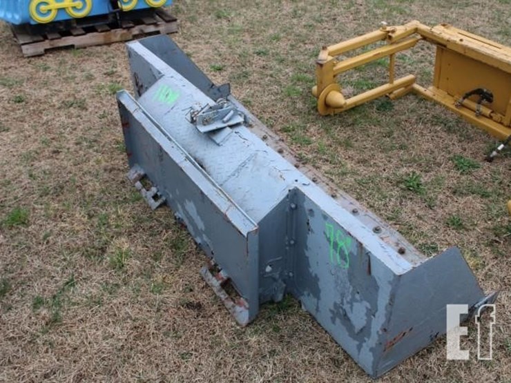 #1106-78"-skid-steer-bucket-with-tow-hook-on-quick-image-4