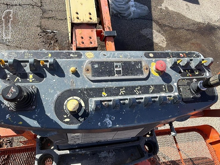 2014-jlg-600s-image-22