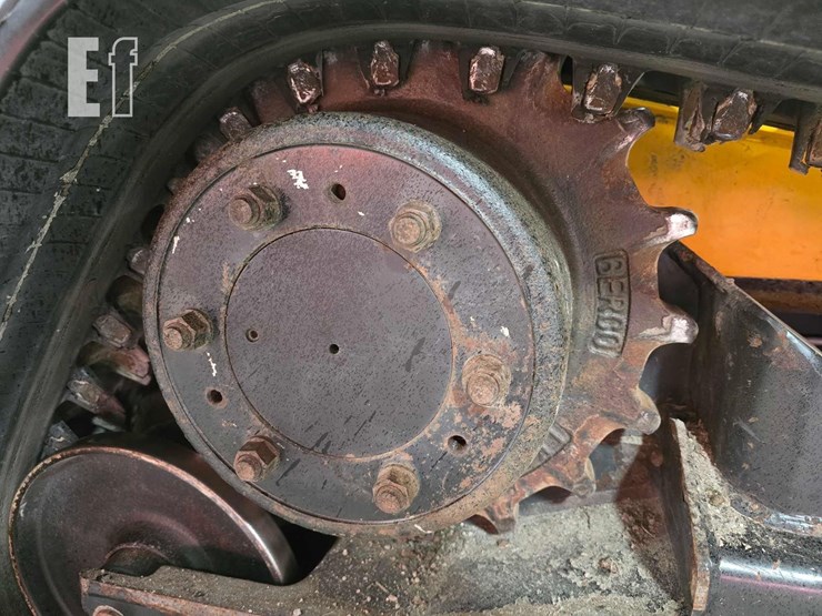 2021-jcb-3ts-8t-image-27