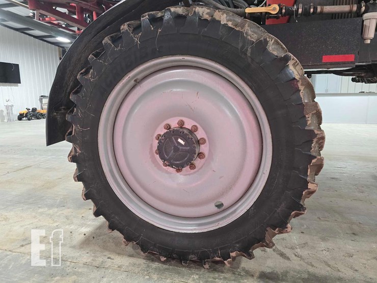 case-ih-patriot-3330-image-31