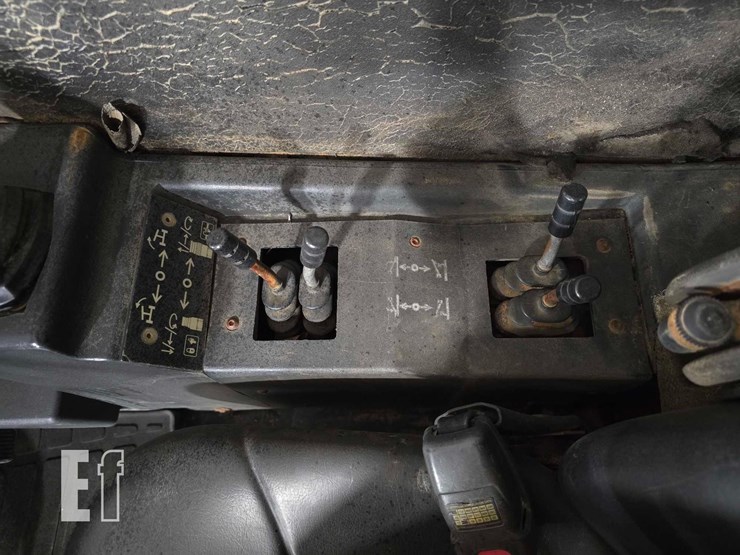 2014-caterpillar-tl1055c-image-20