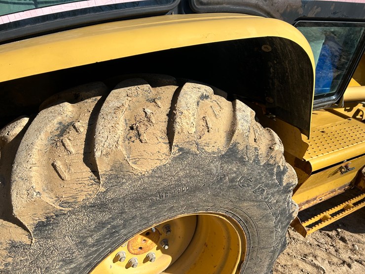 2005-caterpillar-420d-image-30