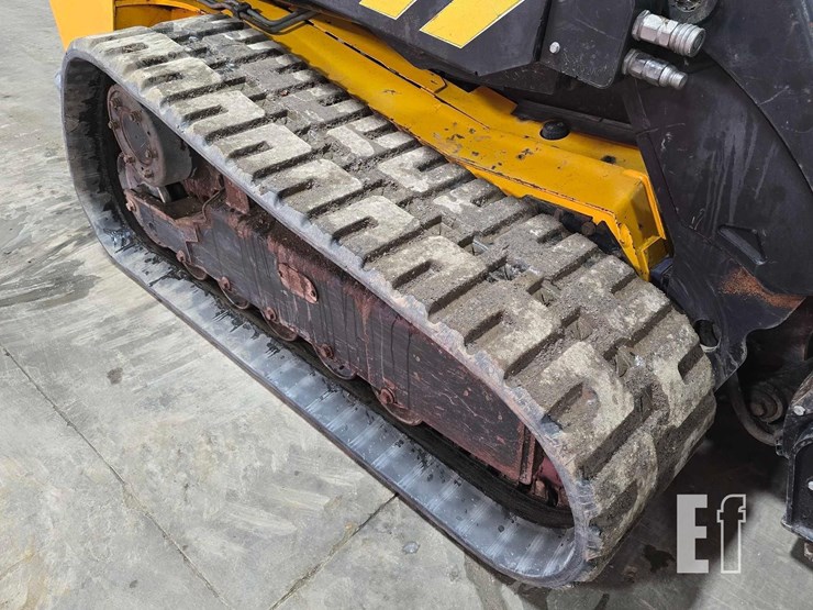 2021-jcb-3ts-8t-image-32