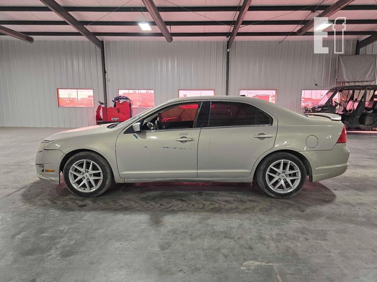 2010-ford-fusion-image-5