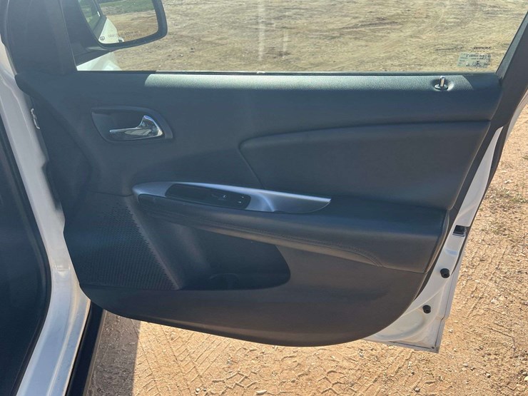 2016-dodge-journey-image-21