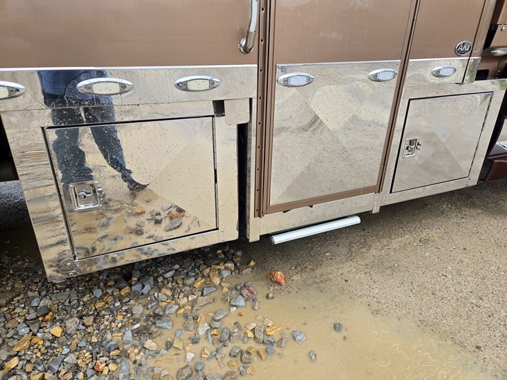 2017-western-star-5700xe-image-129