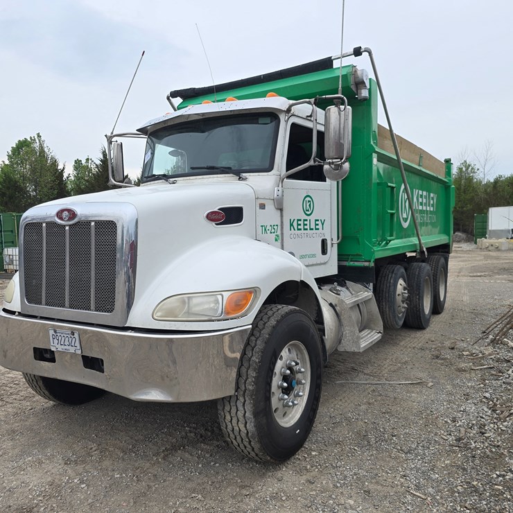 2017 PETERBILT 348