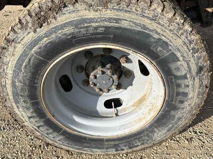 2002-international-4700-image-10