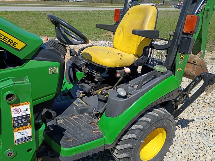 2013-john-deere-1025r-image-24