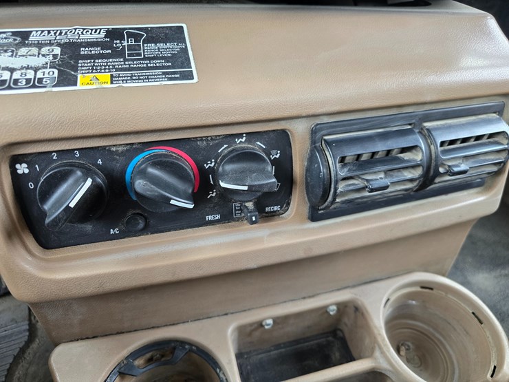 #22590-•-2007-mack-cv713-granite-roll-off-truck-image-51