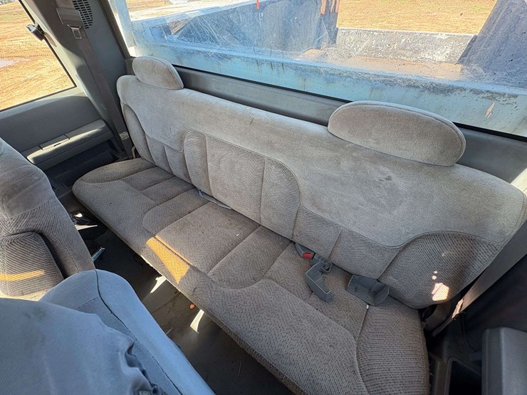 1999-chevrolet-silverado-3500-image-16