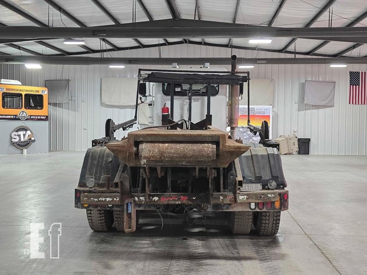 2017-peterbilt-367-image-8