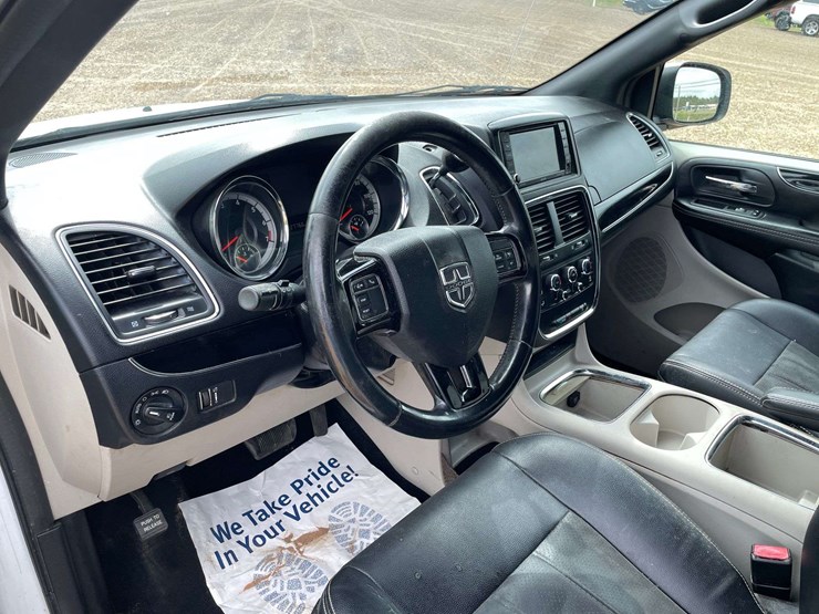 2019-dodge-grand-caravan-sxt-image-11