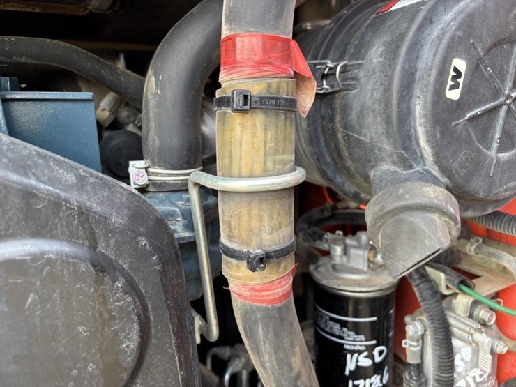 2018-kubota-ssv65-image-38