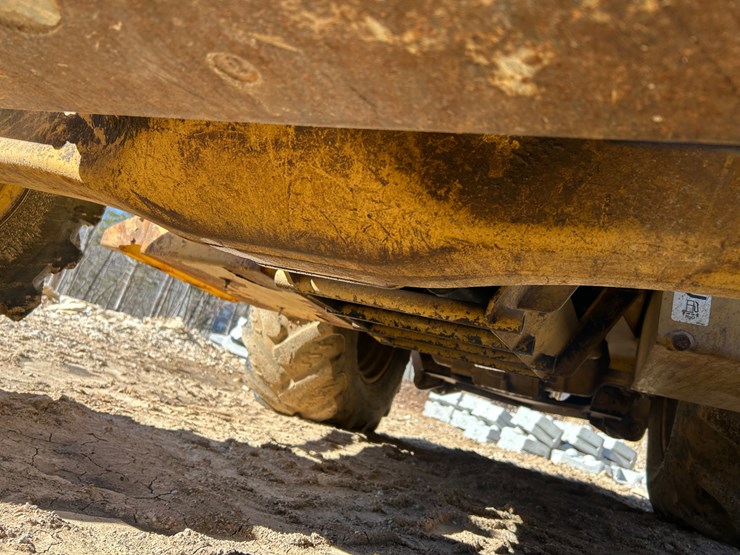 2005-caterpillar-420d-image-73