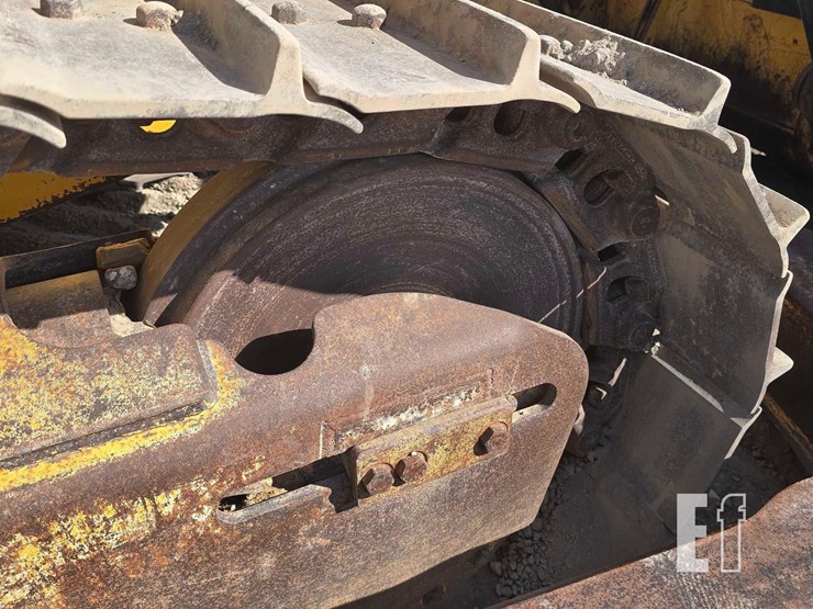 2006-deere-750j-image-34