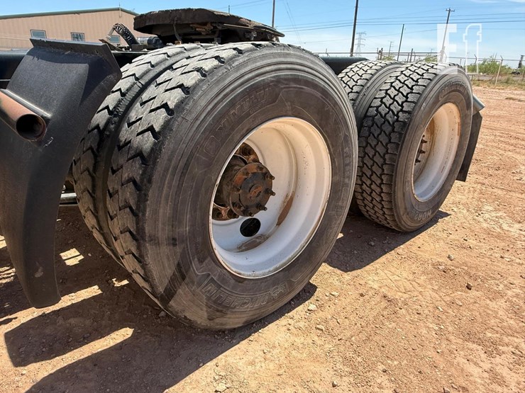 2016-international-durastar-4400-image-24