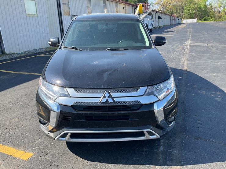 2019-mitsubishi-outlander-image-2