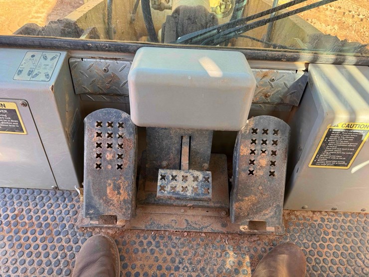 2005-deere-655c-image-25