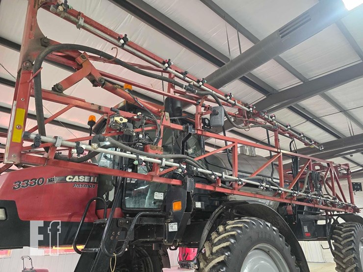 case-ih-patriot-3330-image-9