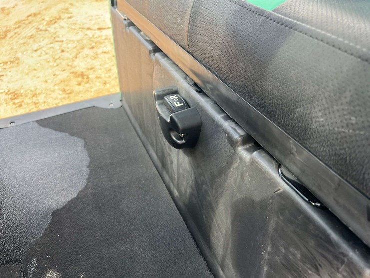 2023-bintelli-48-volt-electric-4-seater-golf-cart-w/-on-board-charger-(3.1-miles-showing)-image-15